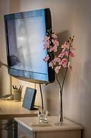 Flat in central location with pr parking