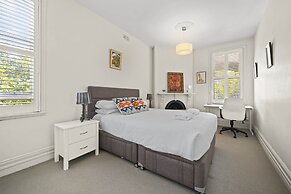 Light Filled Charming Townhouse