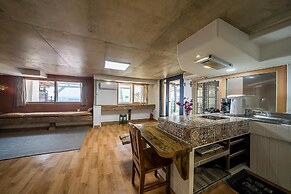 Geoje Badatga, Aesop Ajeossine jip