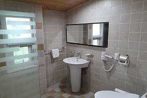 Geoje Badatga, Aesop Ajeossine jip