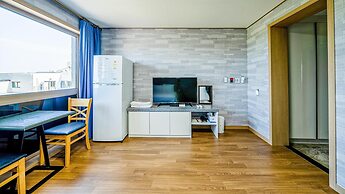 Jeju Hi Mom Kids Family Pension Black