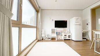 Jeju Hi Mom Kids Family Pension Black