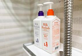 Jeju Hi Mom Kids Family Pension Black