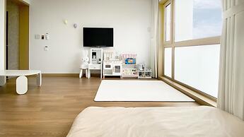 Jeju Hi Mom Kids Family Pension Black