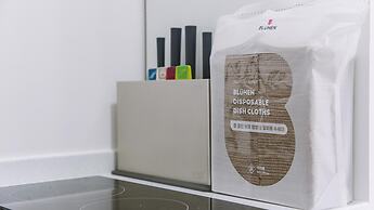 Jeju Hi Mom Kids Family Pension Black