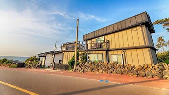 Jeju Kkothyanggi Badasori Pension