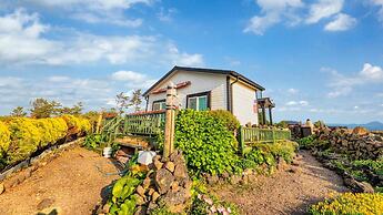 Jeju Kkothyanggi Badasori Pension