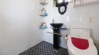 Jeju Kkothyanggi Badasori Pension