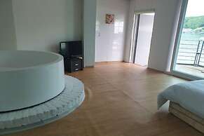 Gapyeong Clubviva Spa Pension