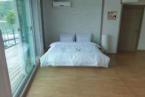 Gapyeong Clubviva Spa Pension