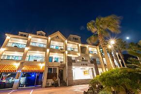 Seogwipo Dobitnarae Resort