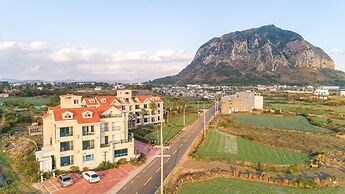 Seogwipo Dobitnarae Resort