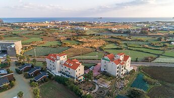 Seogwipo Dobitnarae Resort