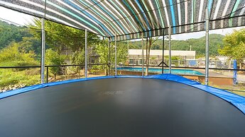 Gapyeong Yeoldudal Spapension&camping