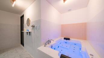 Gapyeong Yeoldudal Spapension&camping