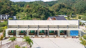 Gapyeong Yeoldudal Spapension&camping