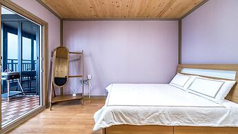 Namhae Yanghwa Seaside Pension