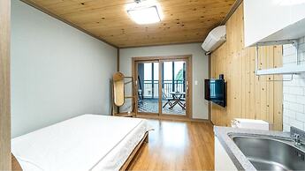 Namhae Yanghwa Seaside Pension