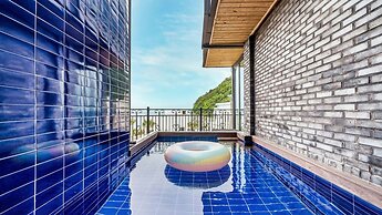 Namhae Yanghwa Seaside Pension