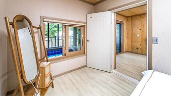 Namhae Yanghwa Seaside Pension