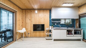 Namhae Yanghwa Seaside Pension