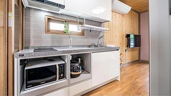 Namhae Yanghwa Seaside Pension