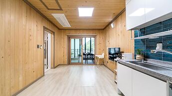 Namhae Yanghwa Seaside Pension