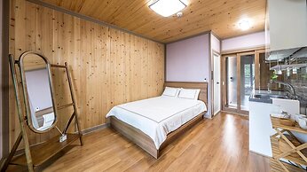 Namhae Yanghwa Seaside Pension