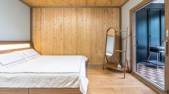 Namhae Yanghwa Seaside Pension