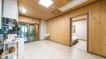 Namhae Yanghwa Seaside Pension