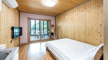 Namhae Yanghwa Seaside Pension