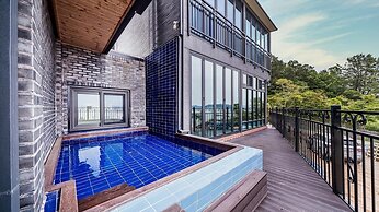 Namhae Yanghwa Seaside Pension