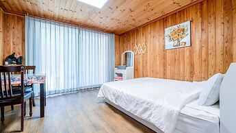 Gapyeong Pulkkot Pension