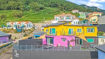 Namhae Gooreamyelmae Pension