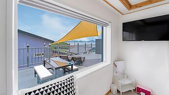 Namhae Gooreamyelmae Pension