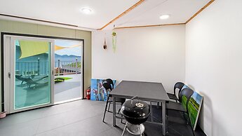 Namhae Gooreamyelmae Pension