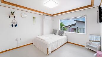 Namhae Gooreamyelmae Pension