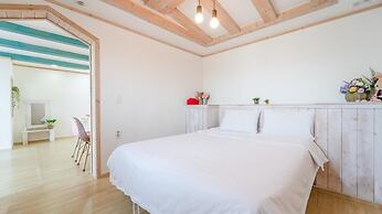 Namhae Gooreamyelmae Pension