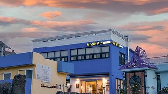 Jeju Tunanghouse Pension