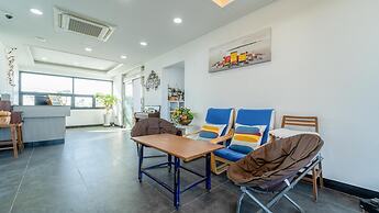 Jeju Byeoleuldameunbaramarae Pension