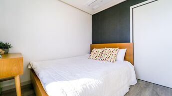 Jeju Byeoleuldameunbaramarae Pension