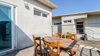 Jeju Byeoleuldameunbaramarae Pension