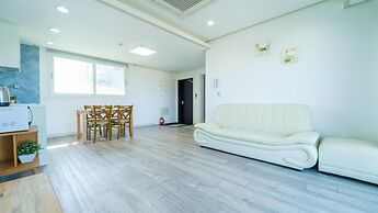 Jeju Byeoleuldameunbaramarae Pension