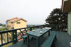 Jeju Olrepeurobangseu Pension