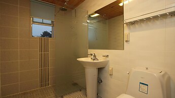 Jeju Olrepeurobangseu Pension