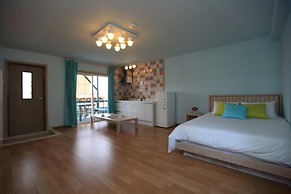 Jeju Olrepeurobangseu Pension