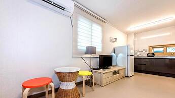 Jeju Woljeongri Pungcha Pension