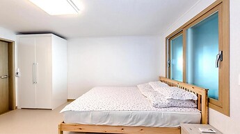 Jeju Woljeongri Pungcha Pension