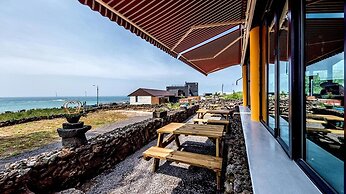 Jeju Woljeongri Pungcha Pension