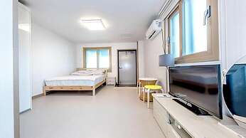 Jeju Woljeongri Pungcha Pension